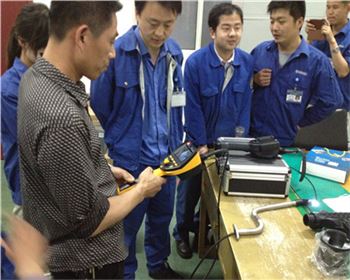 山東濰柴動(dòng)力內(nèi)窺鏡演示現(xiàn)場(chǎng)